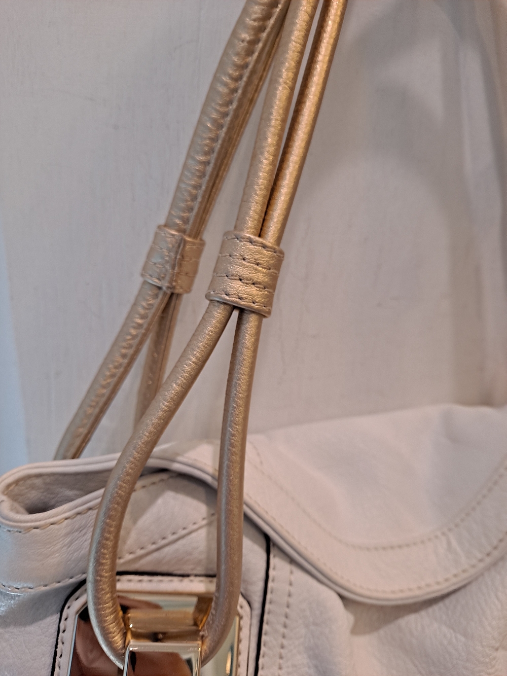 B. Makowsky Y2k White Pebbled Leather Hobo Slouchy Bag Boho Chic Gold Handles - Picture 4 of 15